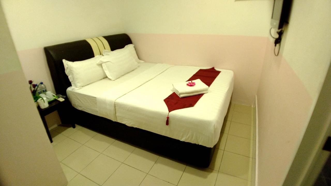 Apple 1 Hotel Budget Gelugor Eksteriør billede